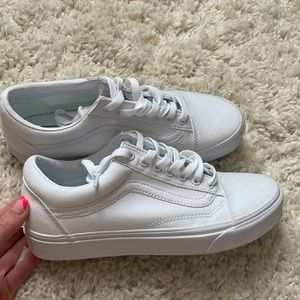 Women’s White Old Skool Vans